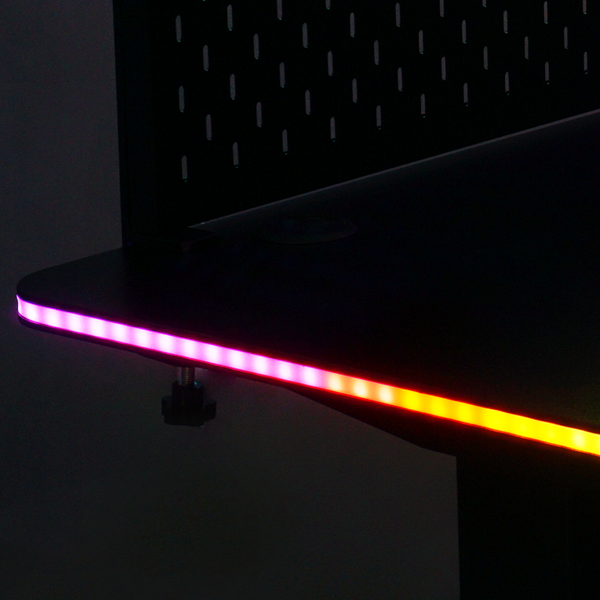 辦公桌RGB燈光效果